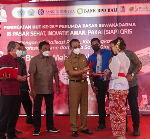 Walikota Jaya Negara Launching Tiga Inovasi Berbasis Digital Serangkaian HUT ke-28 Perumda Pasar Sewakadarma