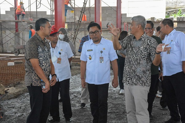 Wawali Arya Wibawa Dampingi Stafsus Kepala Bappenas Tinjau 2 Proyek TPST di Kota Denpasar
