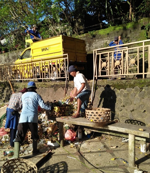 Dinas PUPR Kota Denpasar Rutin Lakukan Pembersihan Sungai Serta Saluran