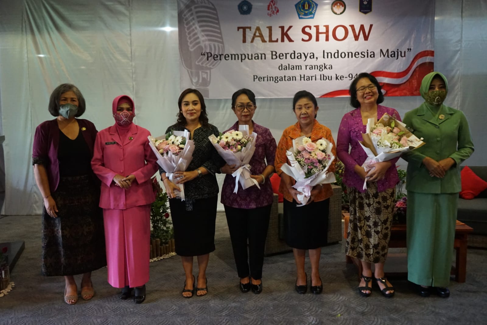 Ny. Ayu Kristi Arya Wibawa Buka Talk Show "Perempuan Berdaya, Indonesia Maju"