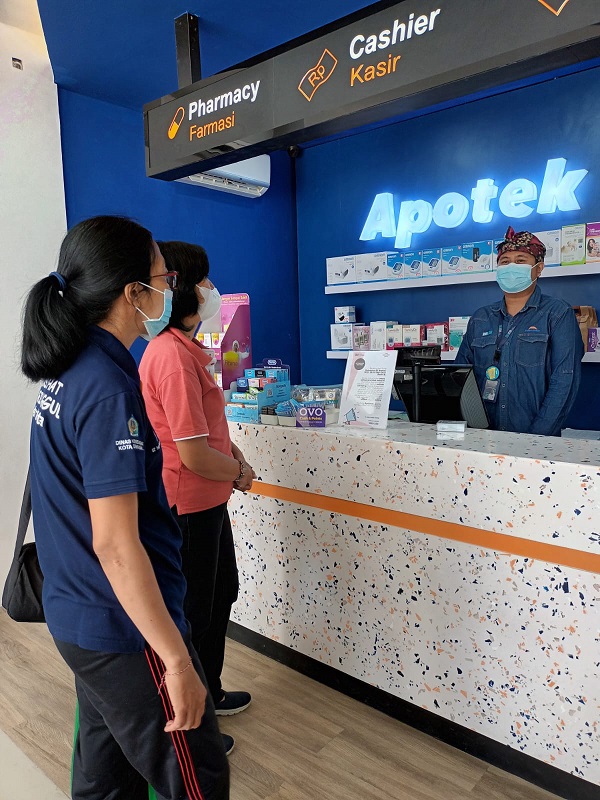 Tindaklanjuti Surat Menkes Antisipasi Kasus Ginjal Akut, Dinkes Denpasar Gelar Pengawasan Obat Sirup di Apotek dan Toko Obat.