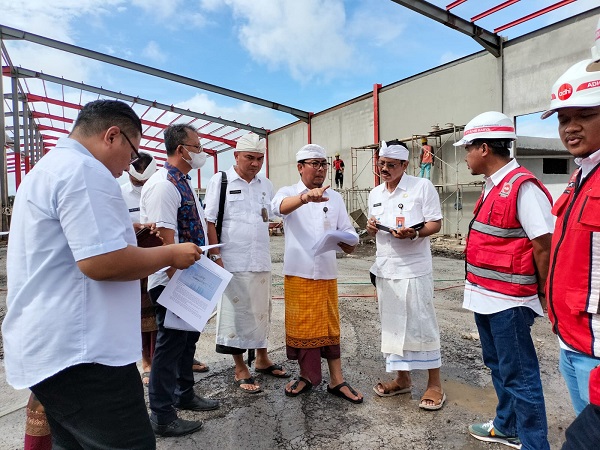 Pastikan Pengerjaan Optimal, Wawali Arya Wibawa Tinjau 2 Proyek TPST di Kota Denpasar.