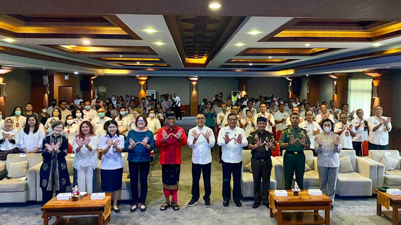 Walikota Jaya Negara Buka Sosialisasi Implementasi Wolbachia