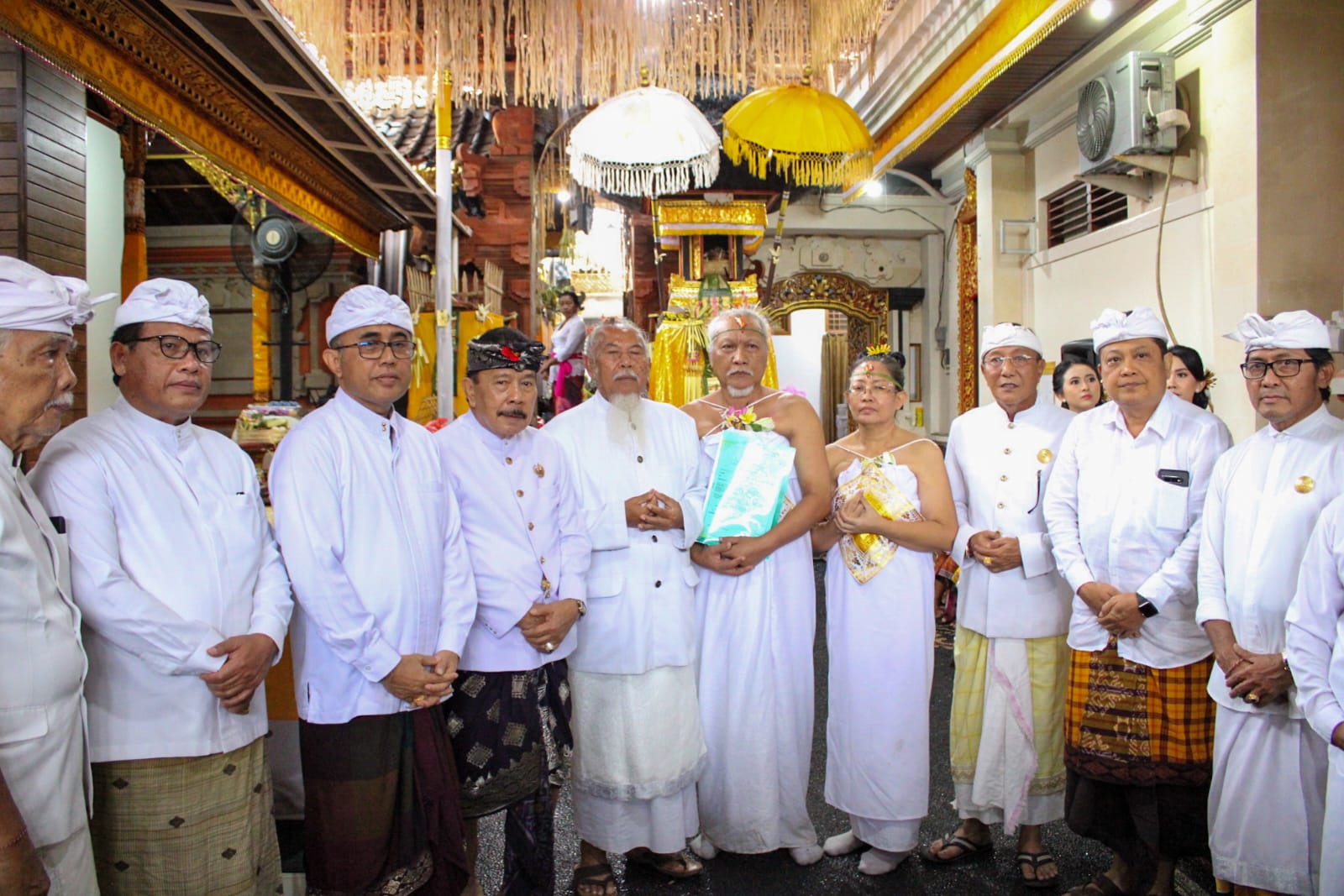 Walikota Jaya Negara Hadiri Padiksan Ida Bagus Ngurah Purbawijaya dan I Gusti Ayu Ratih Yulianingsih.
