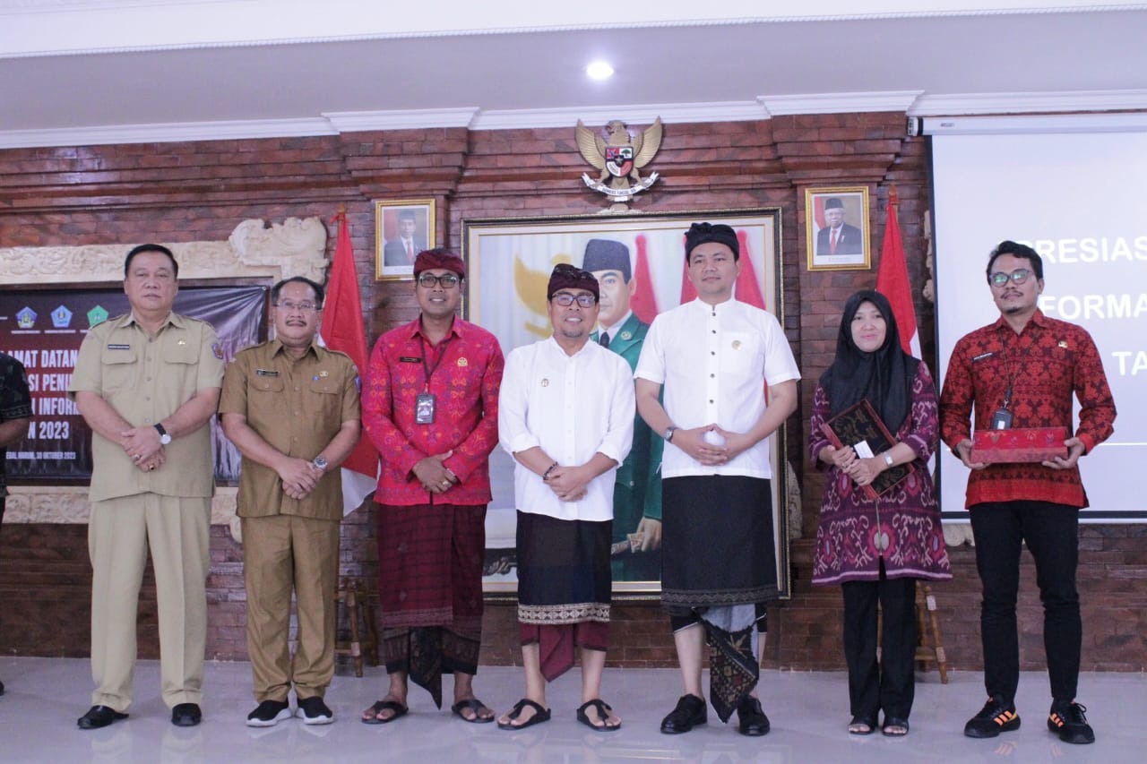 Kedepankan Inovasi Digital Pada Proses Pelayanan Masyarakat Desa Tegal Harum Terbaik Nasional dalam Keterbukaan Informasi Publik