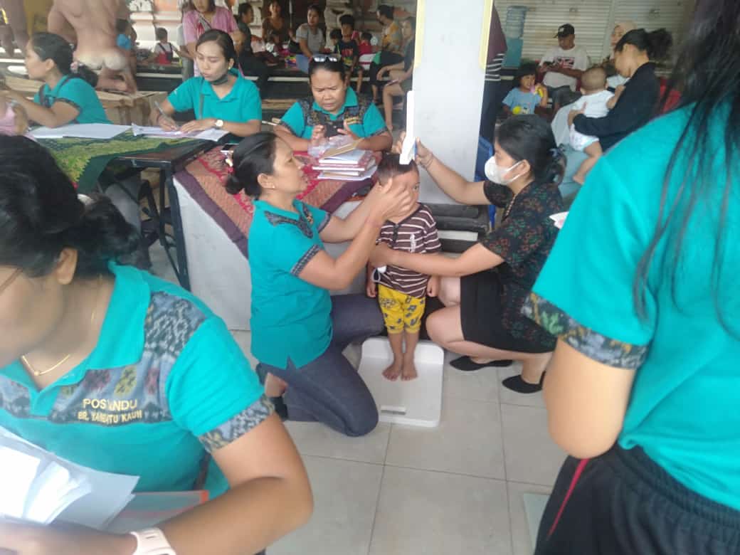 Berikan Palayanan Kesehatan, Desa Dangin Puri Klod Laksanakan Posyandu