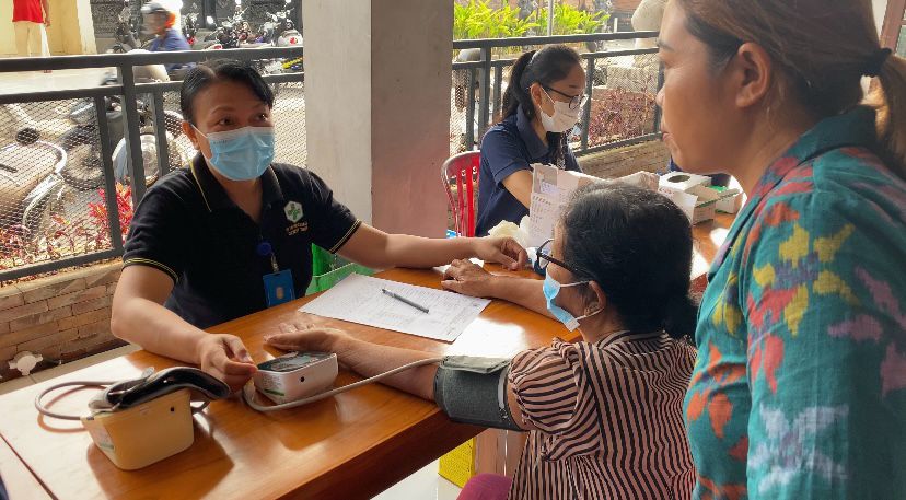 Dekatkan Pelayanan ke Masyarakat, Dinas Kesehatan Kota Denpasar Kembali Gelar Safari Kesehatan di Banjar Laplap Tengah.