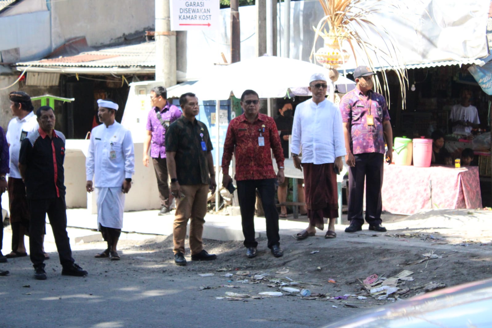 Walikota Jaya Negara Atensi Luberan Sampah di TPS Gunung Agung, Harapkan Masyarakat Patuhi Jam Pembuangan Sampah