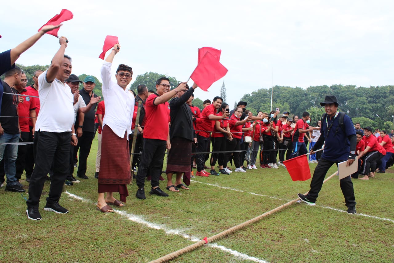Lomba Tarik Tambang Antar OPD Meriahkan Hut Kota Denpasar Ke-235