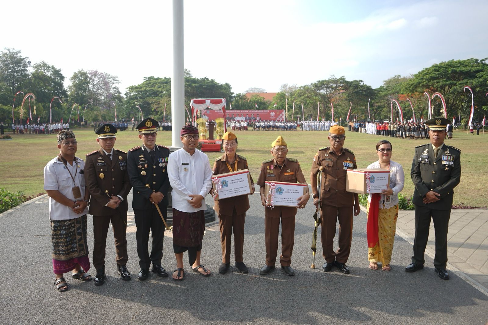 Wawali Arya Wibawa Pimpin Apel Peringatan Hari Pahlawan di Kota Denpasar