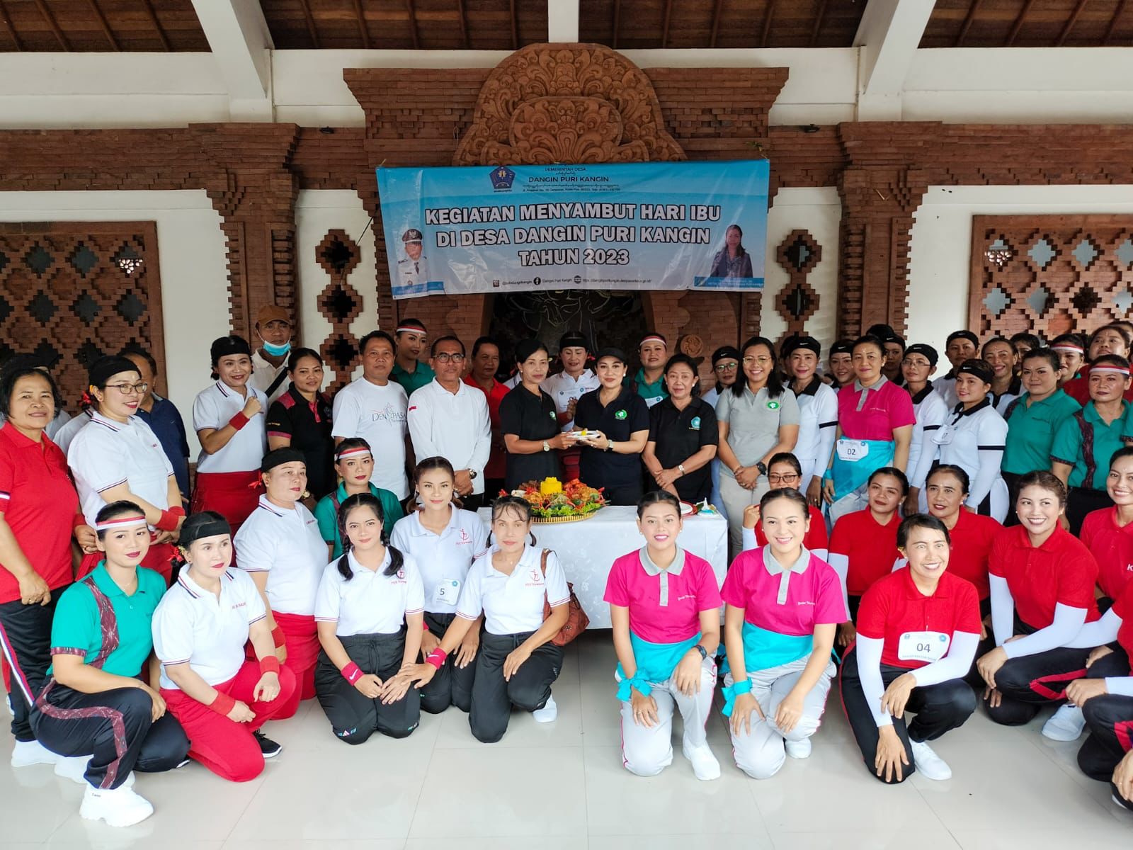 Desa Dangin Puri Kangin Gelar Lomba Senam Sicita Sambut Hari Ibu Tahun 2023.