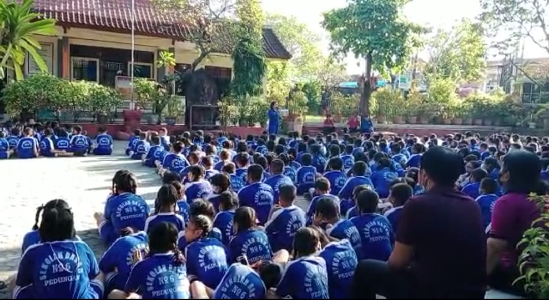 Ratusan Siswa SDN 6 Pedungan Desa Pemogan Ikuti Edukasi dan Sosialiasi Pemilahan Sampah
