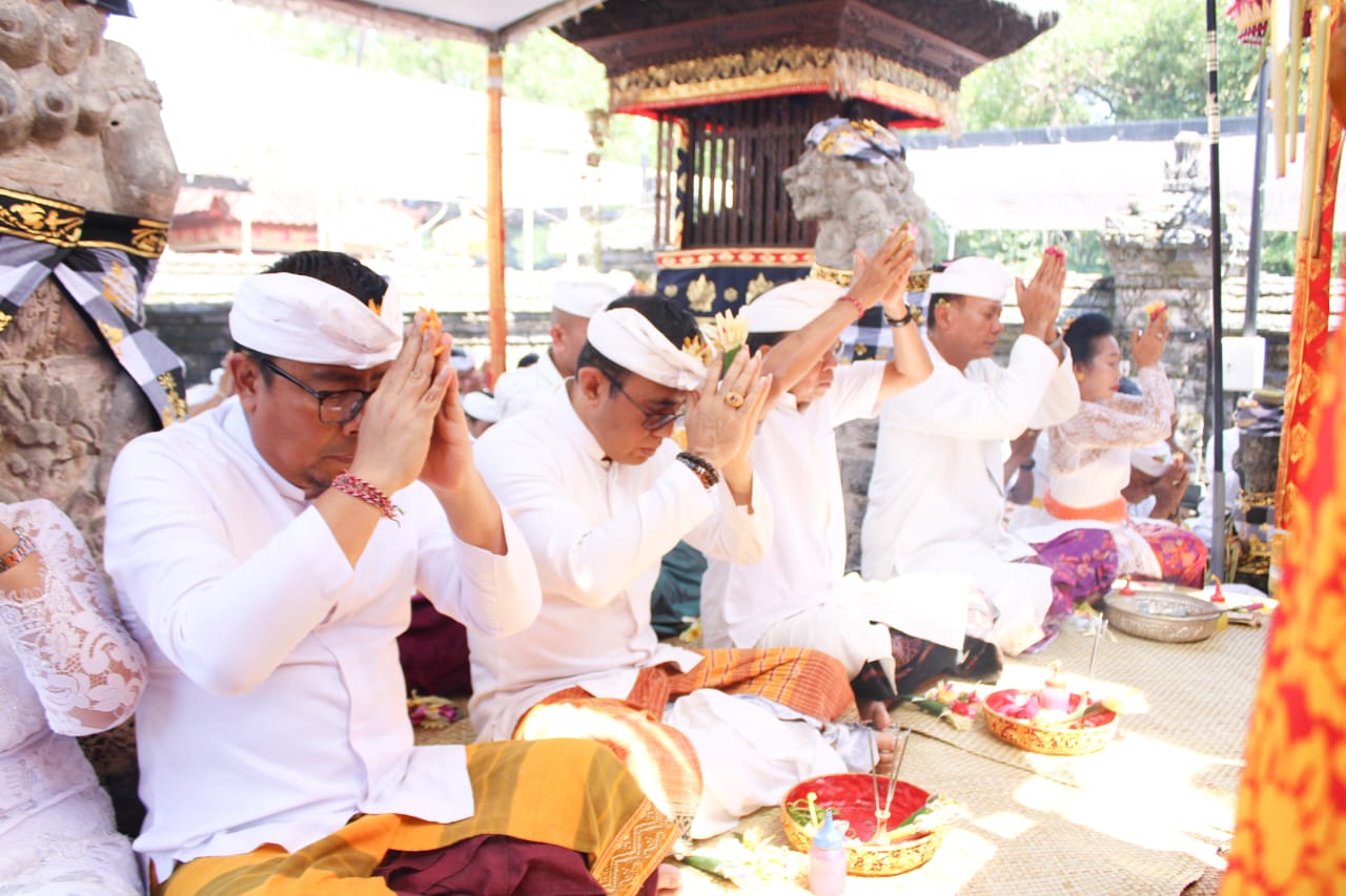 Pemkot Denpasar Ngaturang Bhakti Pujawali di Pura Dalem Sakenan, Ida Bhatara Nyejer Hingga 17 Januari