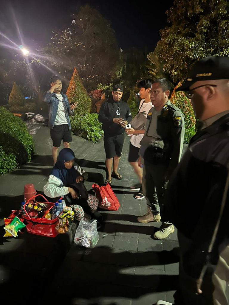 Ciptakan Keamanan dan Kenyamanan , Satpol PP Kota Denpasar Rutin Patroli di Lapangan Puputan Badung I Gusti Ngurah Made Agung