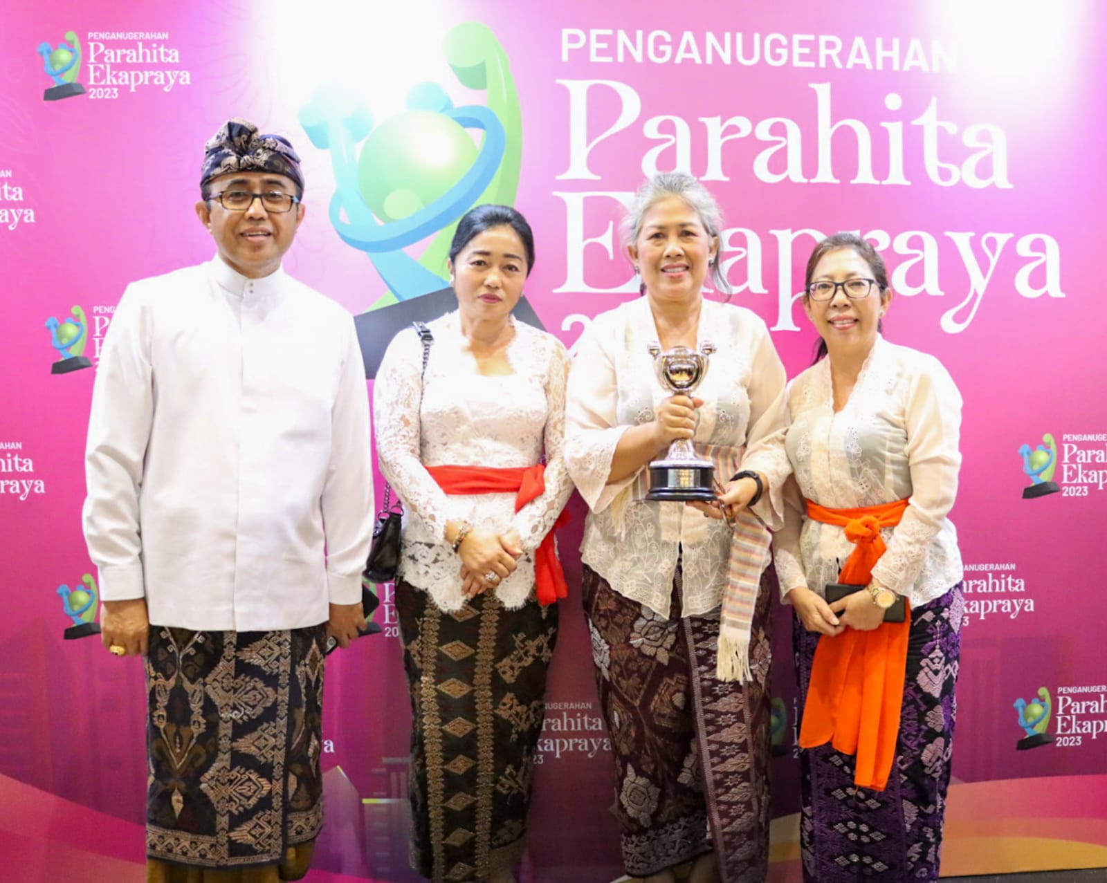 Pemkot Denpasar Raih Penghargaan Anugrah Parahita Eka Praya Kategori Mentor.