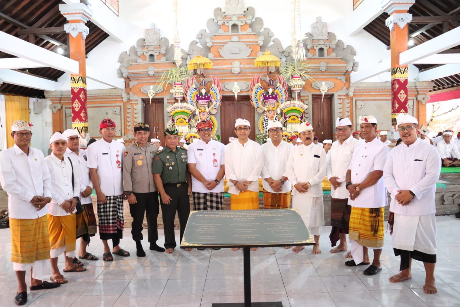 Walikota Jaya Negara dan Wawali Arya Wibawa Hadiri Tawur Agung Balik Sumpah Serangkaian Karya Ngusaba di Pura Mutering Jagat Dalem Sidakarya.