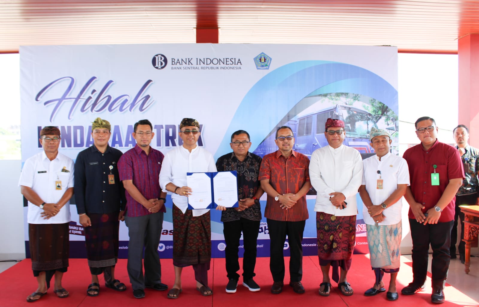 Pemkot Denpasar Terima Hibah Truck Dari Bank Indonesia