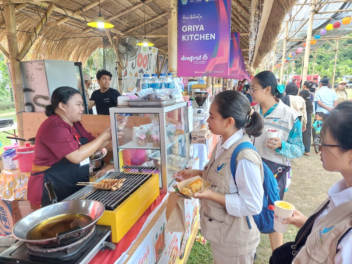 Nihil Kandungan Zat Berbahaya, BBPOM Pastikan Kuliner Denfest ke-16 Aman Dikonsumsi.