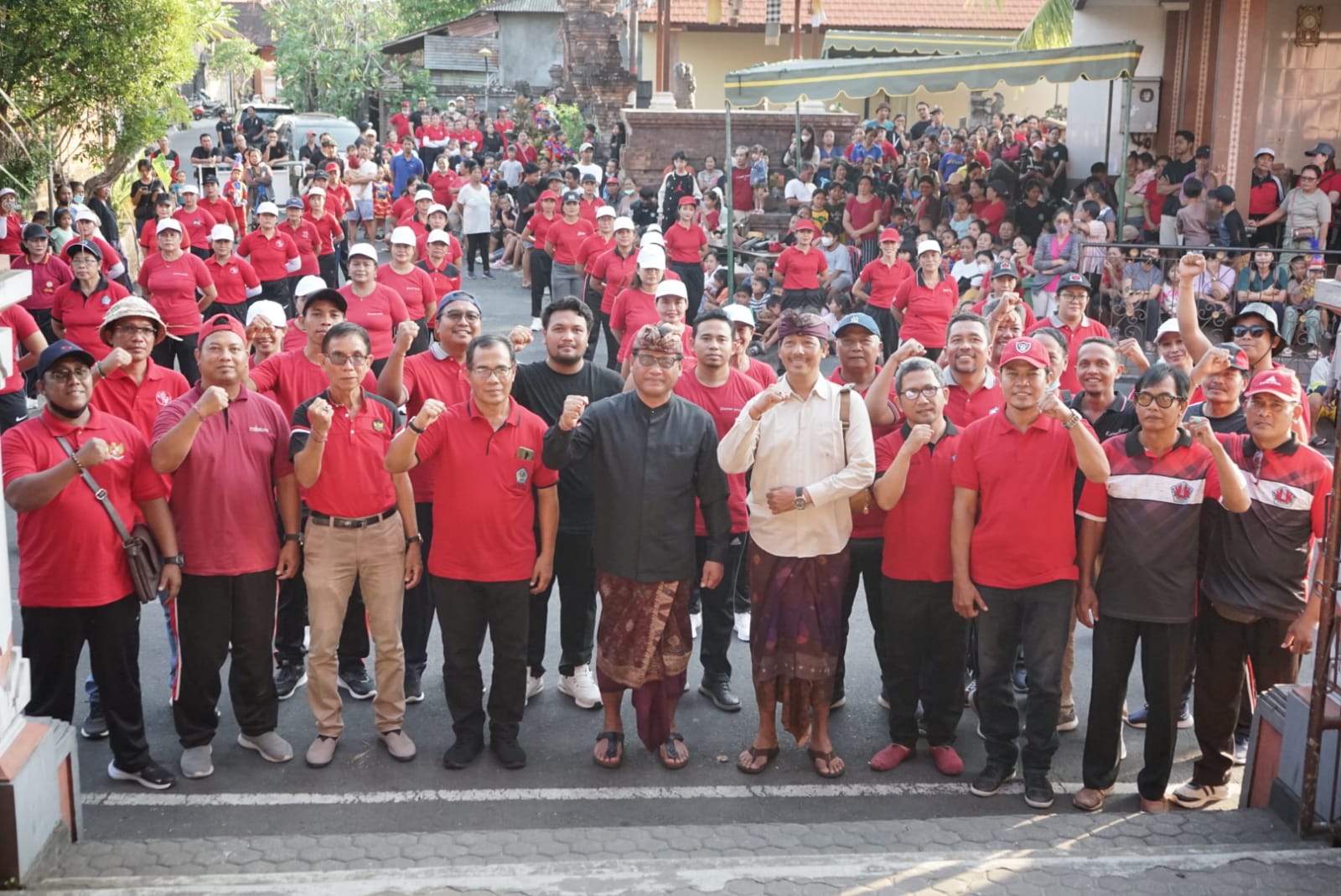 Warga Kesiman Petilan Antusias Ikuti Lomba Senam Sicita, Meriahkan Bulan Bung Karno Ke V