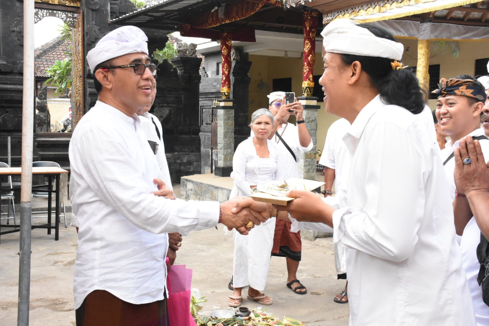 Walikota Jaya Negara Hadiri Upacara Pemelaspasan di Pura Panti Ngukuhin Banjar Tegal Kuwalon