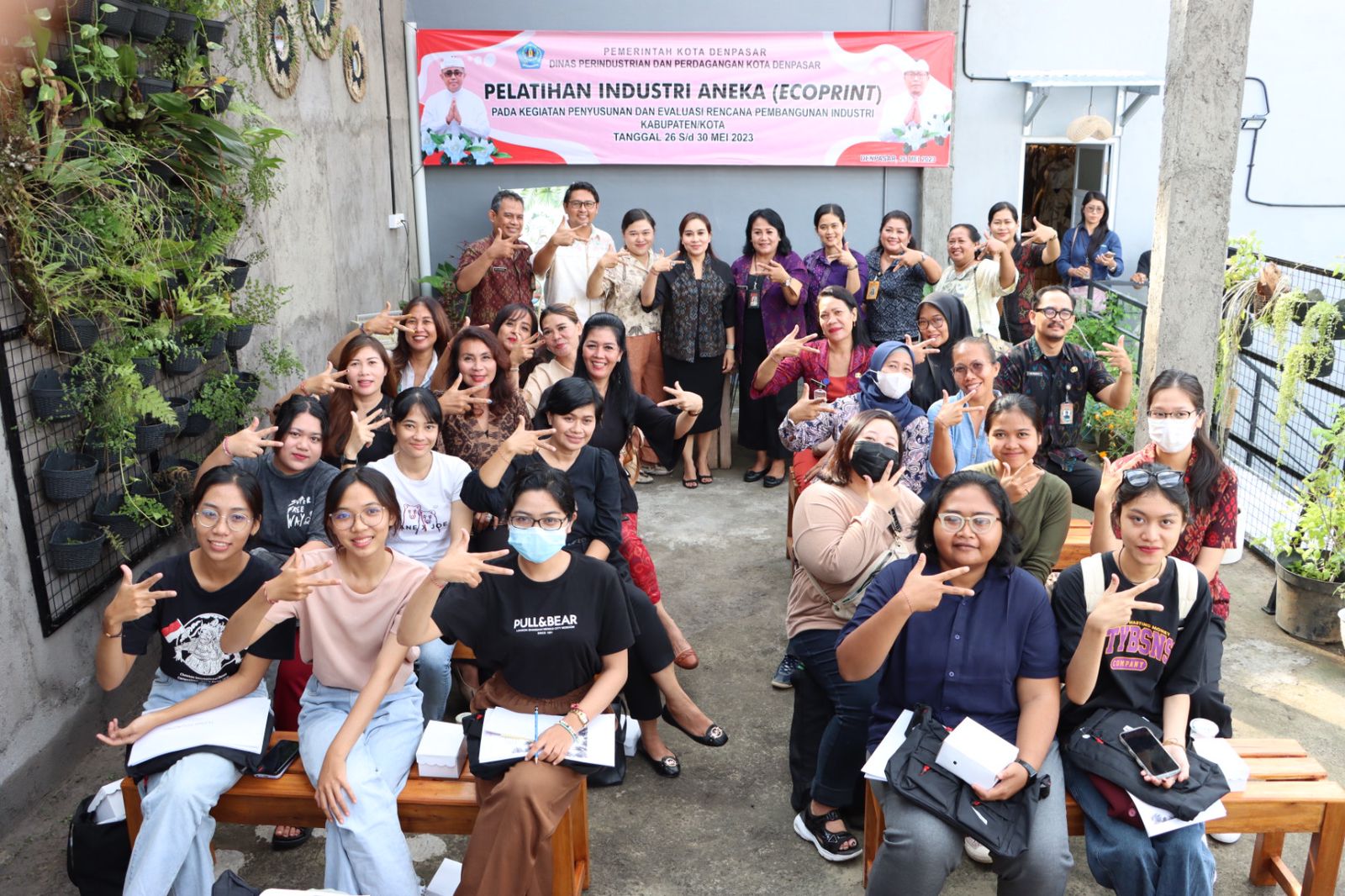 Disperindag dan Dekranasda Denpasar Gelar Pelatihan Industri Teknik Ecoprint