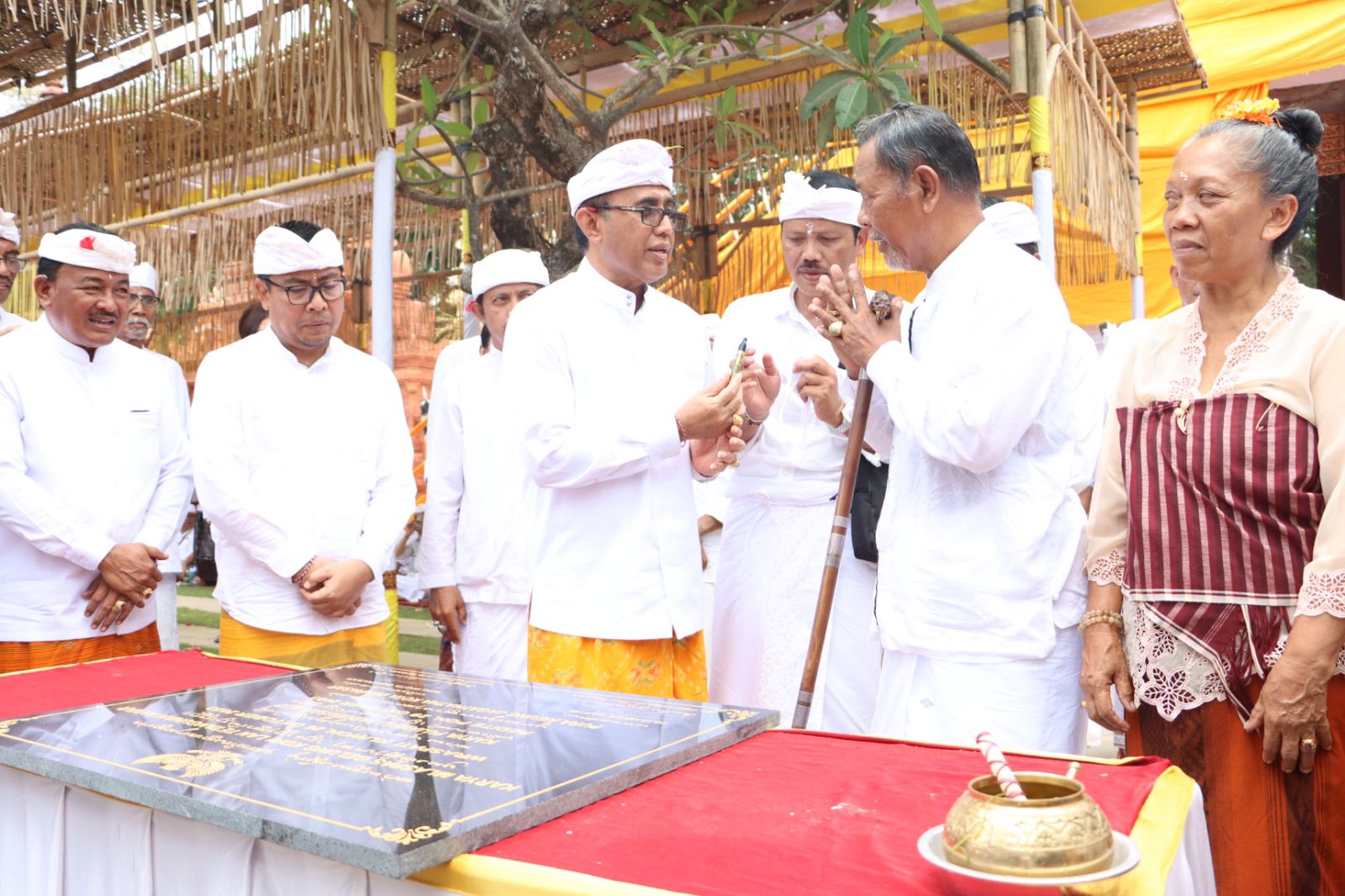 Gelung Agung dan Tetangunan Anyar Pura Agung Jagatnatha Denpasar Dipelaspas.