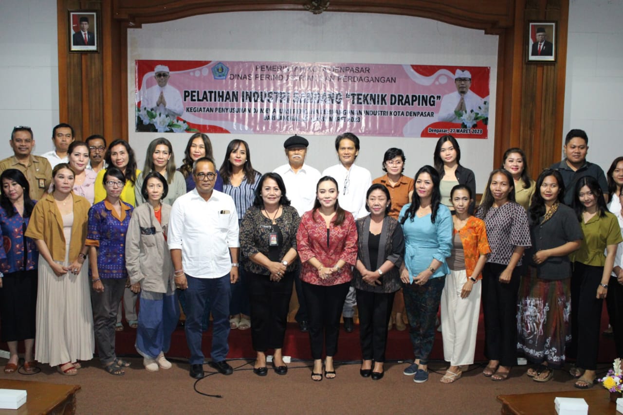 Tingkatkan Kreatifitas Desainer Fashion, Disperindag Kota Denpasar Gelar Pelatihan Sandang "Teknik Draping"