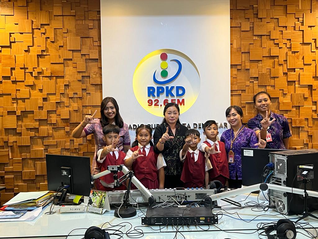 Ny. Antari Jaya Negara Sebut Dongeng Bahasa Bali Implementasi Pelestarian Sastra Bali