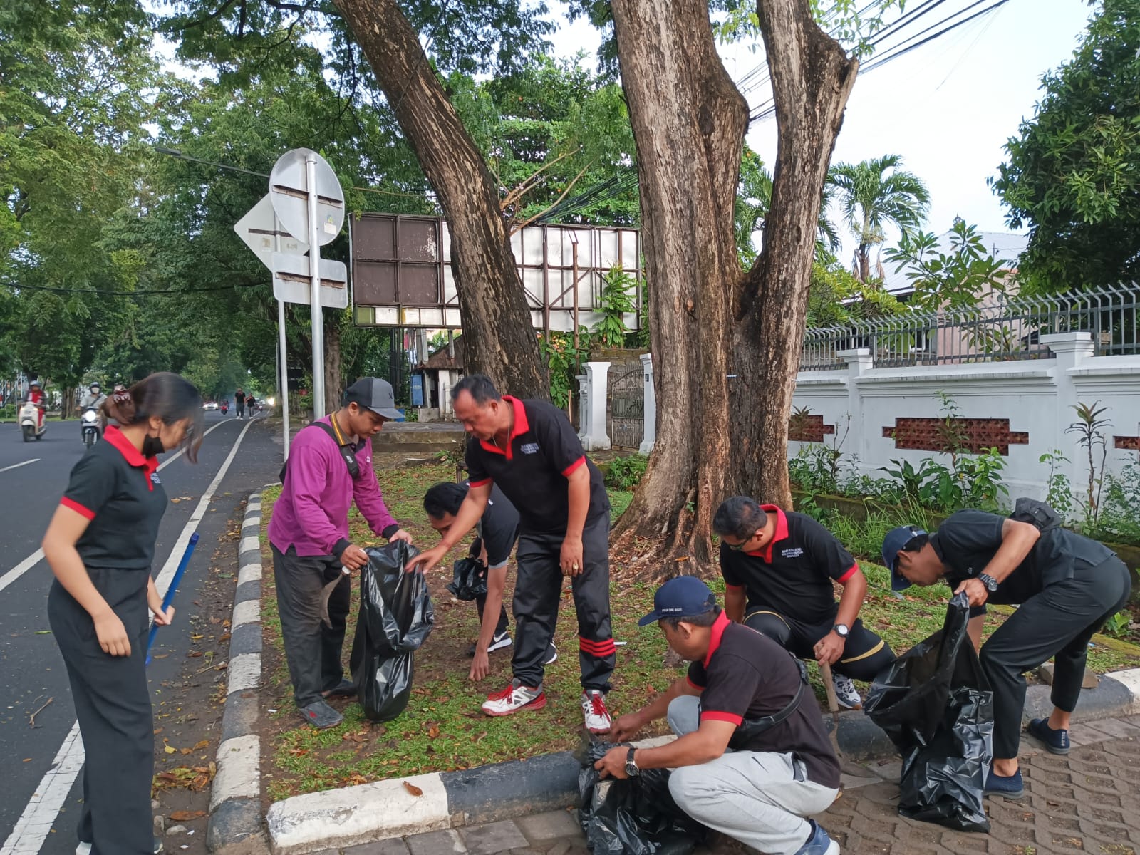 Jaga Lingkunganya Tetap Asri, Desa Dangin Puri Klod Gelar Giat Jumpa Berlian