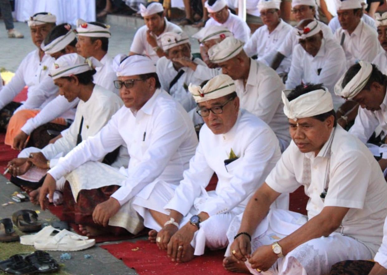 Sekda Alit Wiradana Hadiri Raksa Rumaksa Kaprajuruan Bendesa Adat Denpasar.