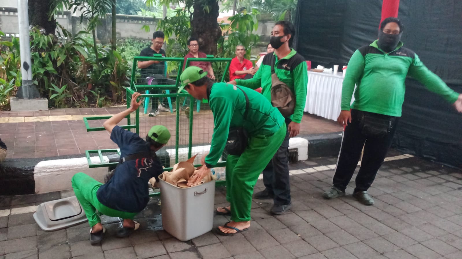Sampah di Denpasar Saat Malam Pergantian Tahun Meningkat 10-20 Persen