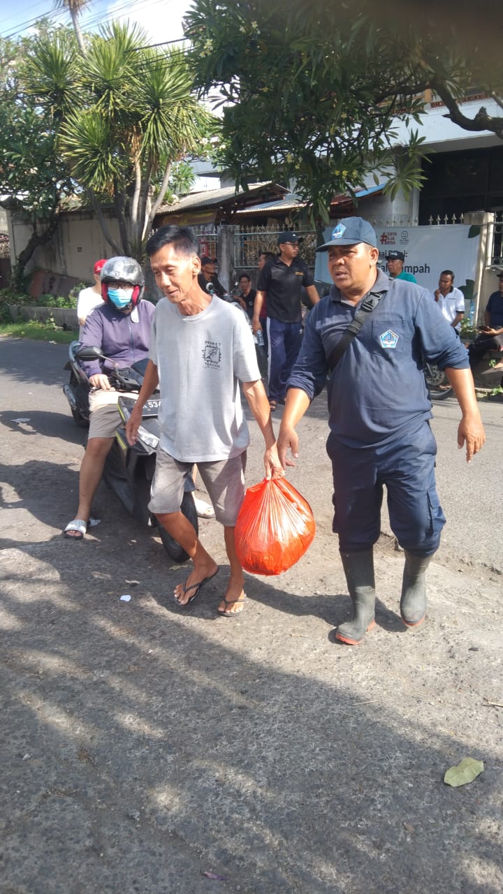 Pastikan Disiplin Warga Dalam Pemilahan Sampah, Desa Pemecutan Kelod Gencarkan Pemantauan TPS