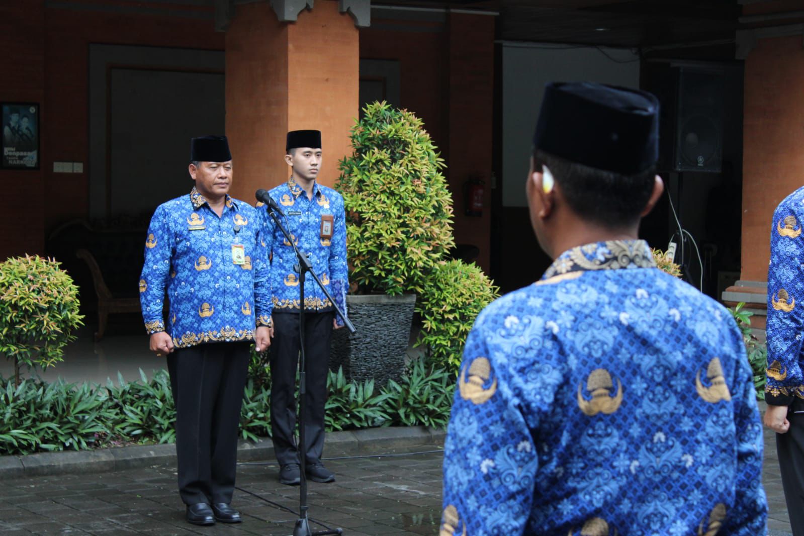 Sekda Alit Wiradana Pimpin Apel Hut Ke-53 KORPRI