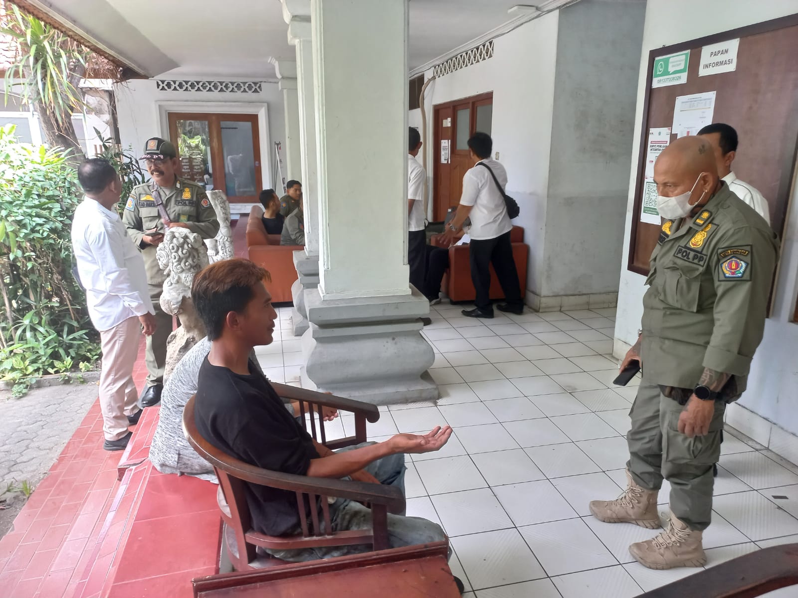 Satpol PP Denpasar Kembali Tertibkan Baliho dan PKL Juga Lakukan Penanganan Orang Linglung dan Mabuk