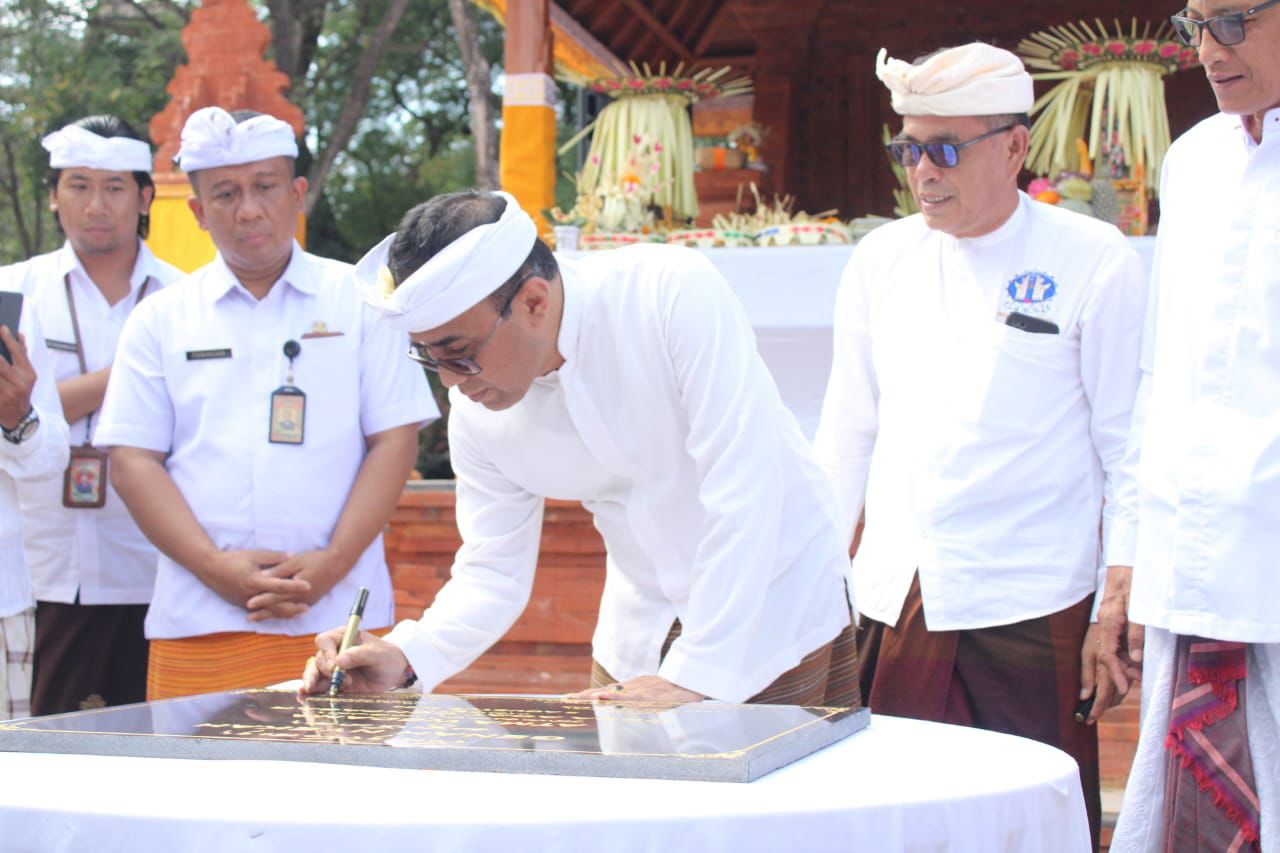 Walikota Jaya Negara Hadiri Upacara Melaspas Genah Nyekah Atma Wedana Desa Adat Denpasar