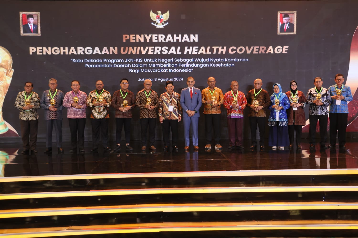 Wawali Arya Wibawa Terima Penghargaan UHC Kategori Utama Tahun 2024 