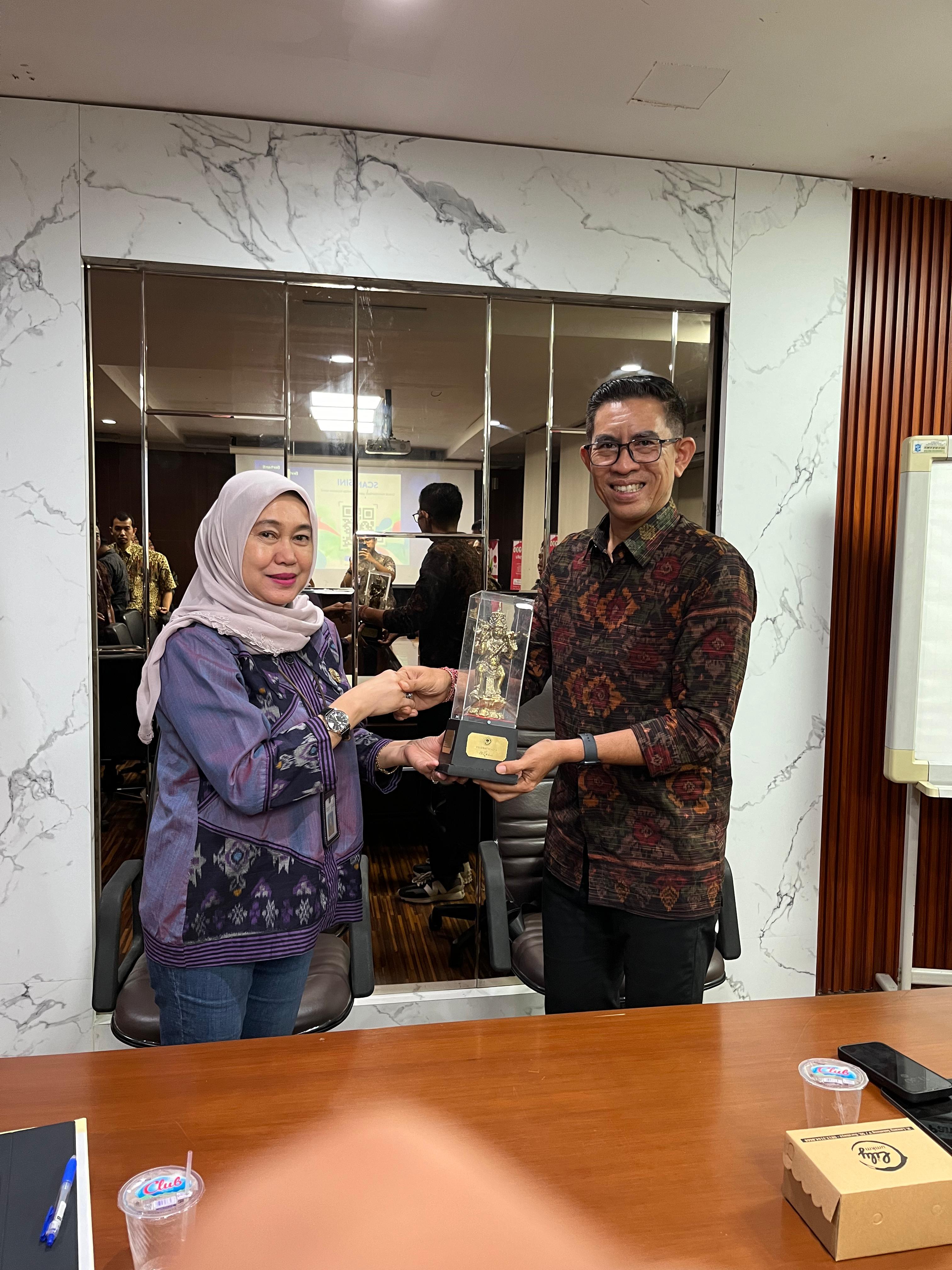 Dinas Komunikasi Informatika dan Statistik (Diskominfos) Kota Denpasar melakukan kunjungan kerja ke Dinas Komunikasi dan Informatika (Diskominfos) Kota Surabaya