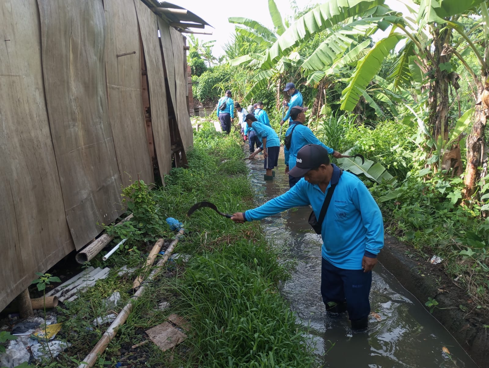 Dinas PUPR Kota Denpasar Kembali Lakukan Aksi Bersih Sungai dan Drainase Di Banyak Lokasi
