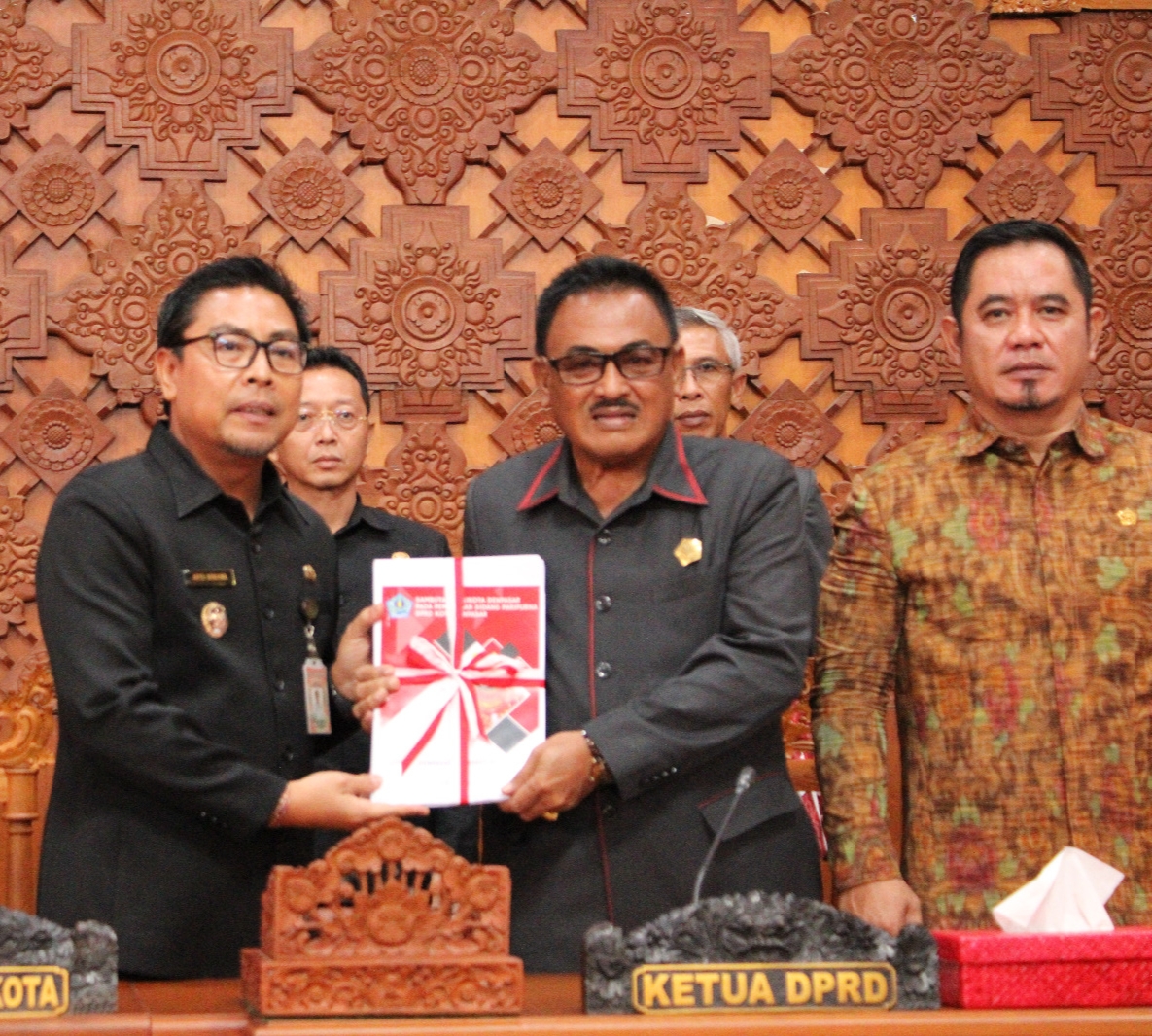 Pembukaan Sidang Paripurna DPRD Kota Denpasar, Wawali Arya Wibawa Sampaikan Usulan 3 Ranperda.