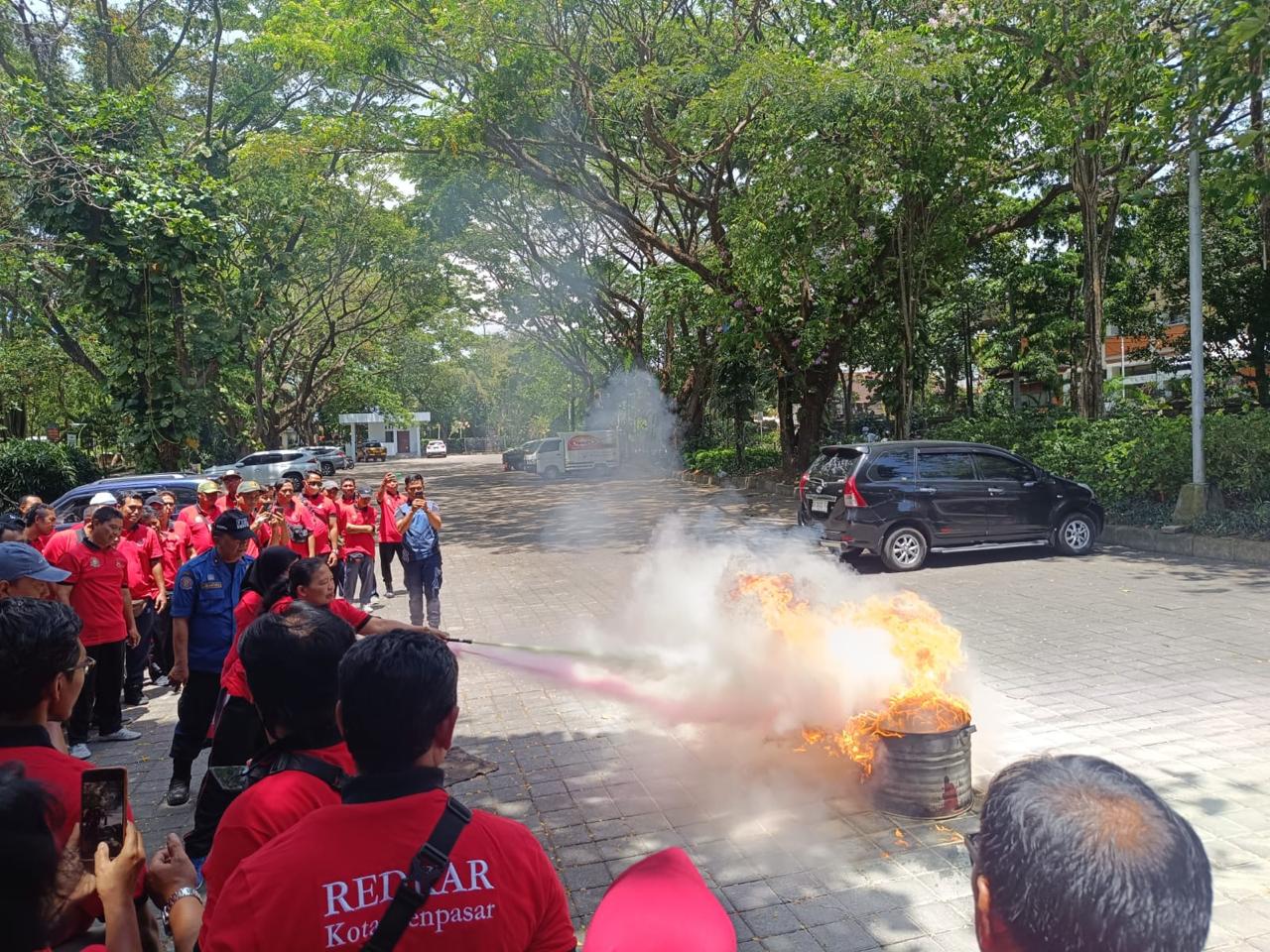 Damkar Denpasar Bentuk Relawan di Empat Kecamatan