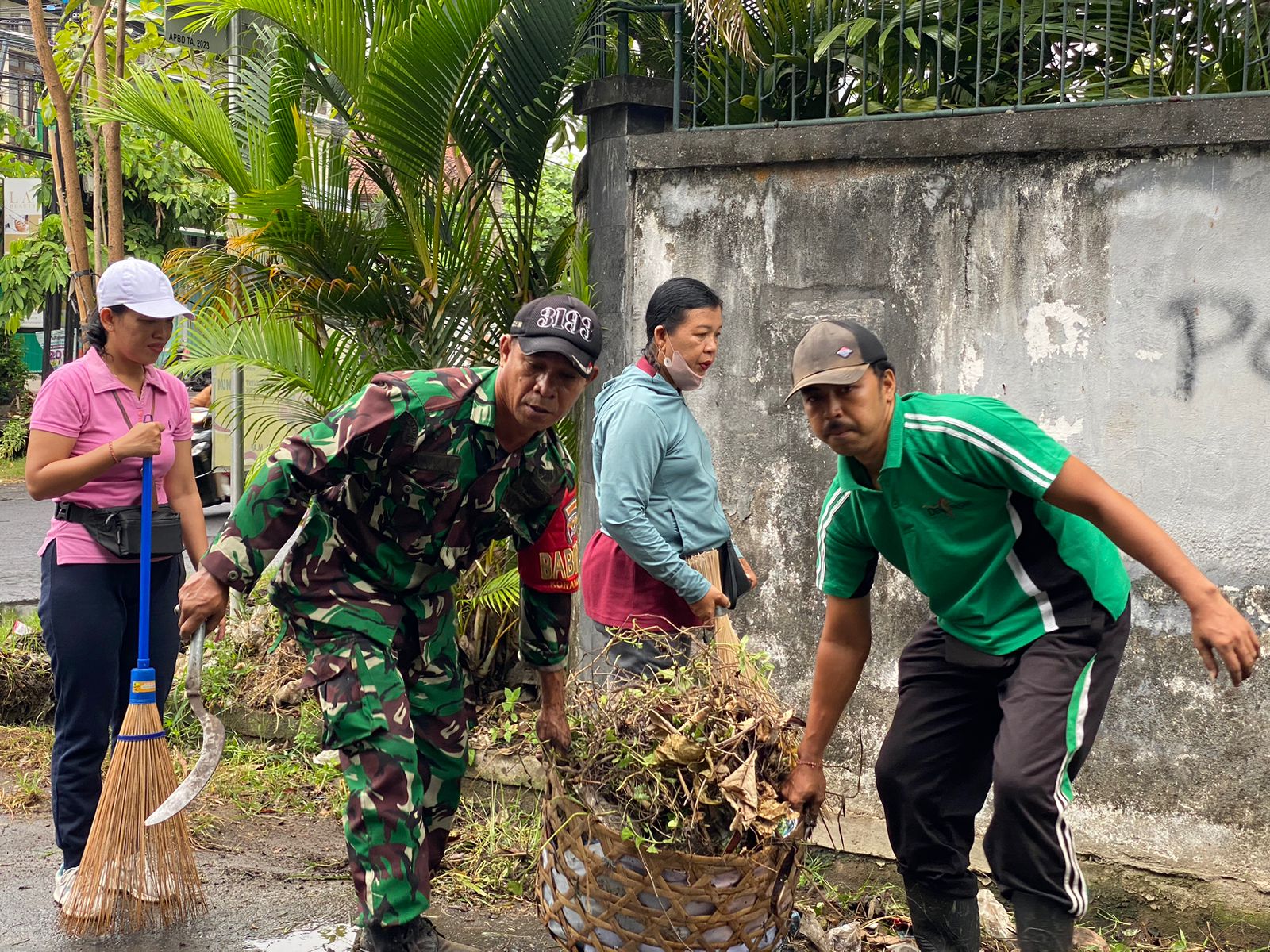 Jaga Lingkungan Tetap Bersih, Kelurahan Panjer Galakan "Jumpa Berlian"