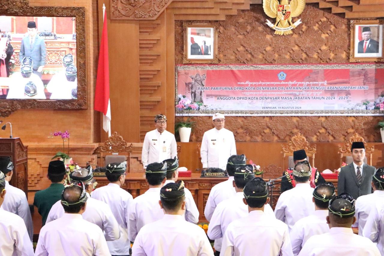 45 Anggota DPRD Kota Denpasar Periode Tahun 2024-2029 Dikukuhkan