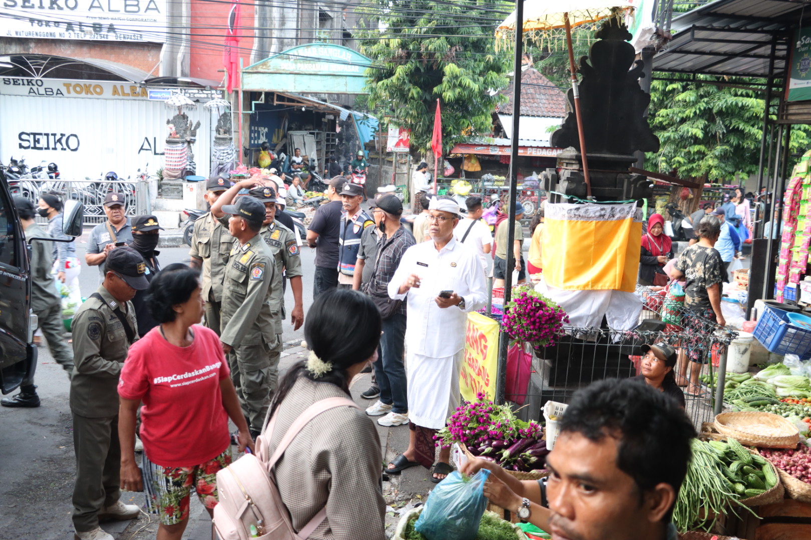 Membandel, Pedagang Pasar Tumpah di Sanglah Kembali Ditertibkan Pol PP Denpasar