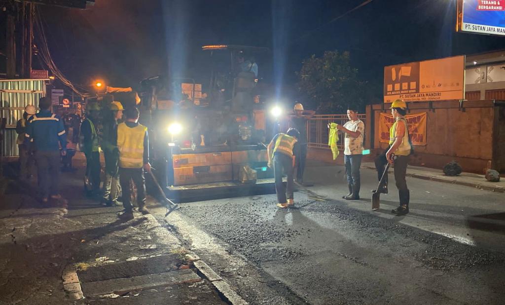 Pemkot Denpasar Terus Berkomitmen Benahi Jalan Kota, Tahun 2024 Sasar 39,69 KM Jalan Rusak Untuk Diperbaiki.