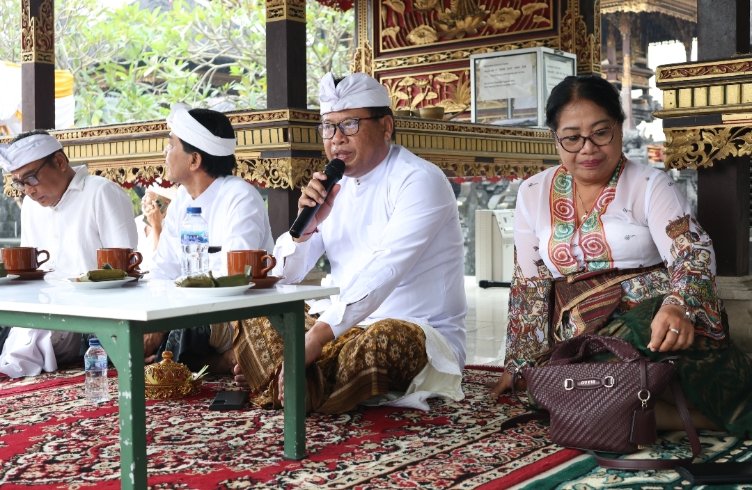 Sekda Alit Wiradana Ngupasaksi Karya Atma Wedana Kan Mepandes Pura Pasek Sumertha