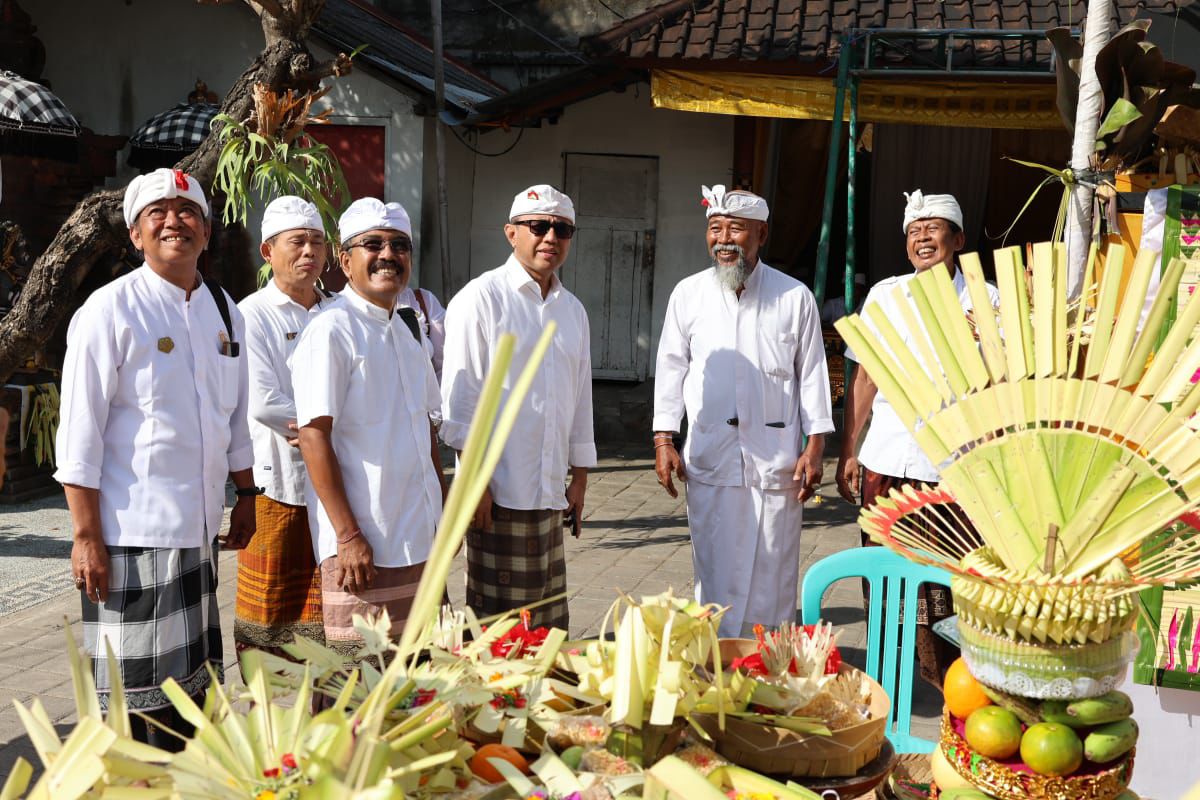 Rampung Di Restorasi Walikota Jaya Negara Hadiri Pemelaspasan Penyengker Pura Dalem Tohpati