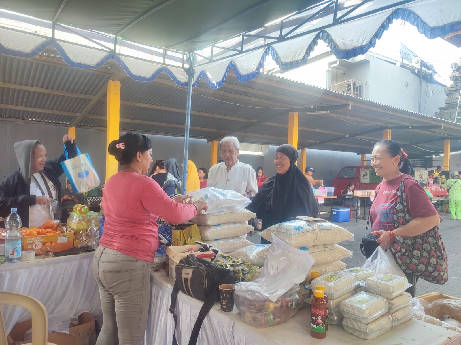 Pemkot Denpasar Sasar Kecamatan Denbar, Gelar Pasar Murah Jelang Galungan dan Layanan Kesehatan