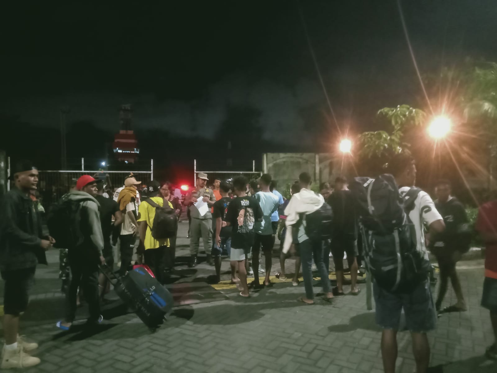Pasca Lebaran, Tim Gaabungan Pemkot Denpasar Gelar Sidak Adminduk di Pelabuhan Benoa. 