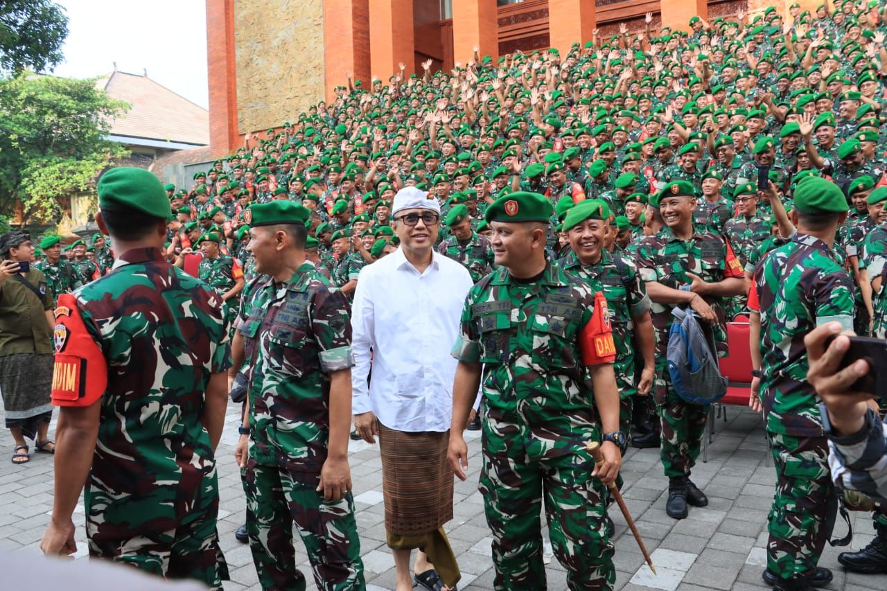 Hadiri Apel Babinsa Terpusat Jajaran Korem 163/Wira satya Walikota Jaya Negara Komitmen Perkuat Sinergitas, Wujudkan Keamanan dan Ketertiban 