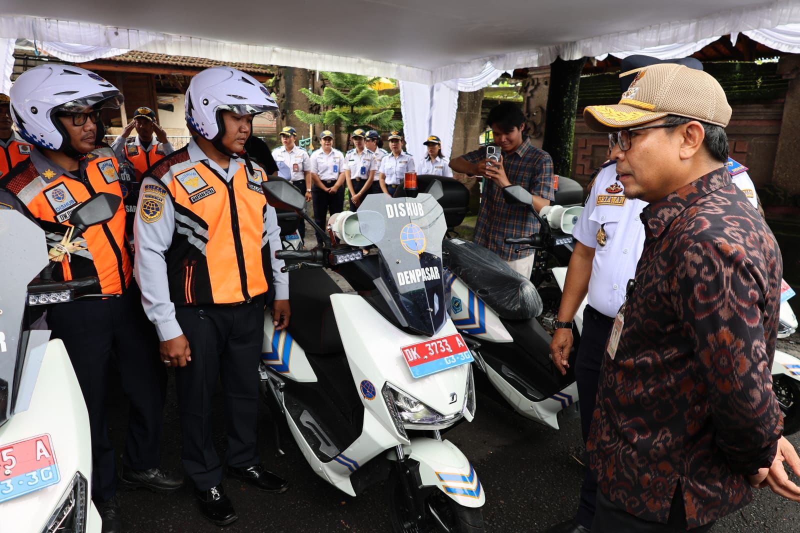 Pastikan Kelancaran Arus Mudik dan Kesiapan Posko Terpadu Wawali Arya Wibawa Pimpin Apel Gelar Pasukan Angkutan Terpadu Lebaran Tahun 2025